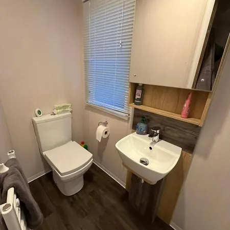 Lakeland 3 Bed, Deluxe Caravan Sleeps 8 Camping