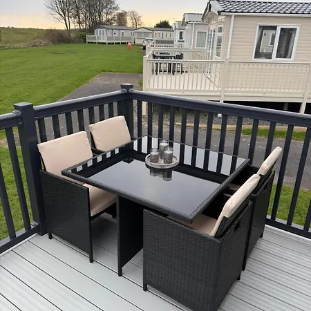 Lakeland 3 Bed, Deluxe Caravan Sleeps 8