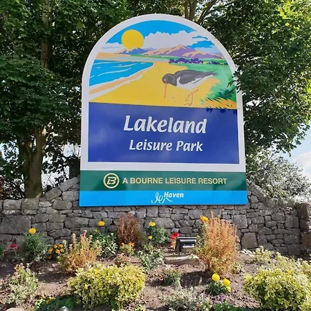 Lakeland 3 Bed, Deluxe Caravan Sleeps 8 Camping Flookburgh