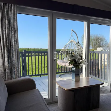 Lakeland 3 Bed, Deluxe Caravan Sleeps 8 Camping Flookburgh